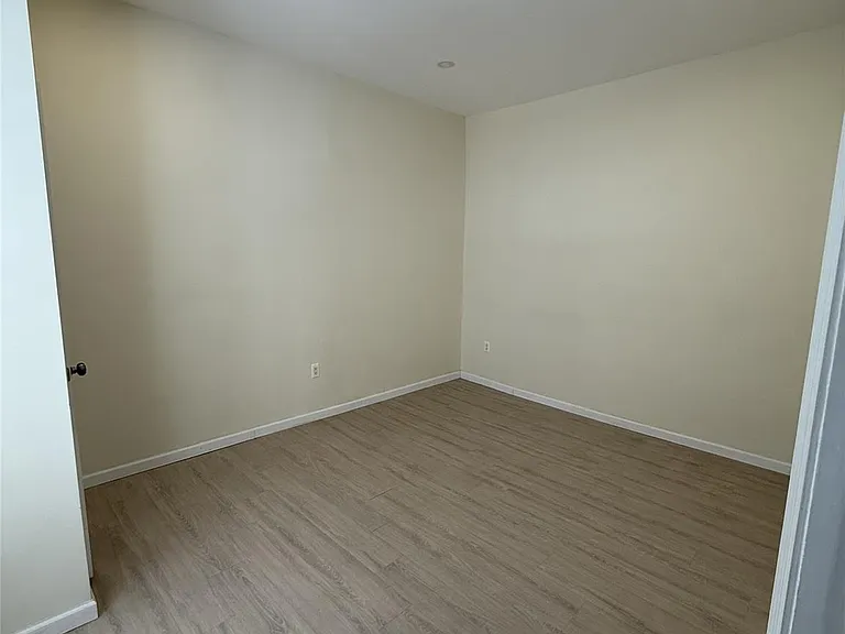 127 Mineola Blvd #1 — Photo 2