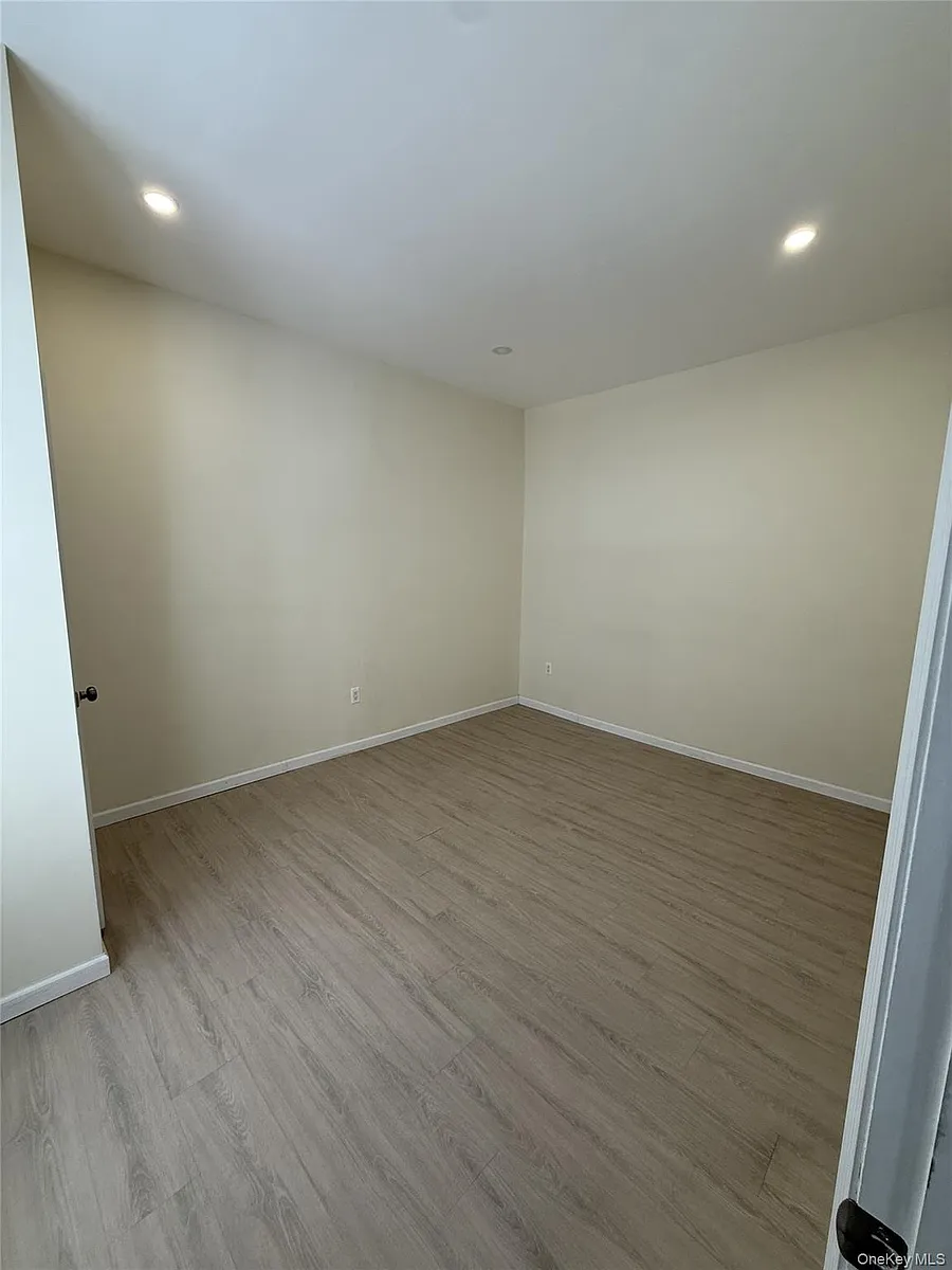 Building Photo - 127 Mineola Blvd #1