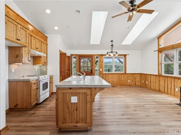 285 Lilac Way, San Bernardino, CA 92321