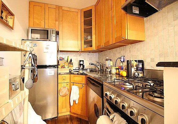 5th image of 339 W 20th St APT 2R