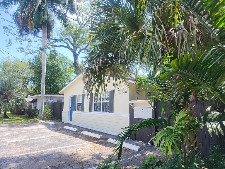 916 W Las Olas Blvd — Photo 10