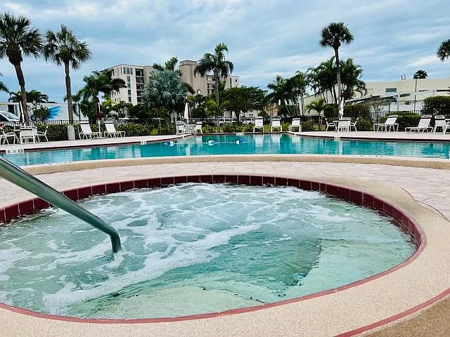 7700 Sun Island Dr S #105 — Photo 35