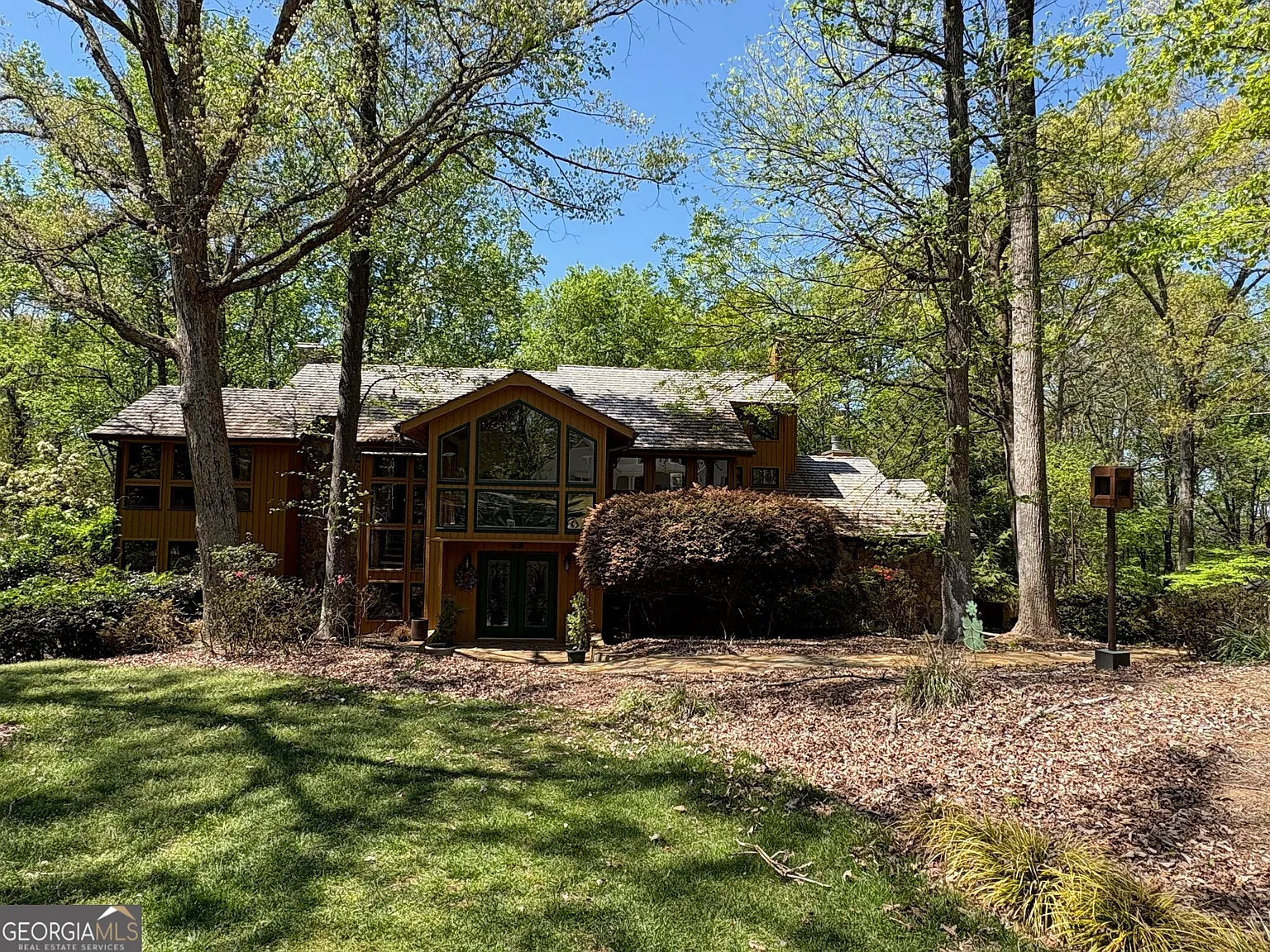 320 Skyridge Dr photo 1