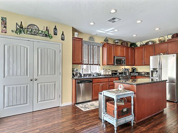 3rd image of 3901 Osprey Dr