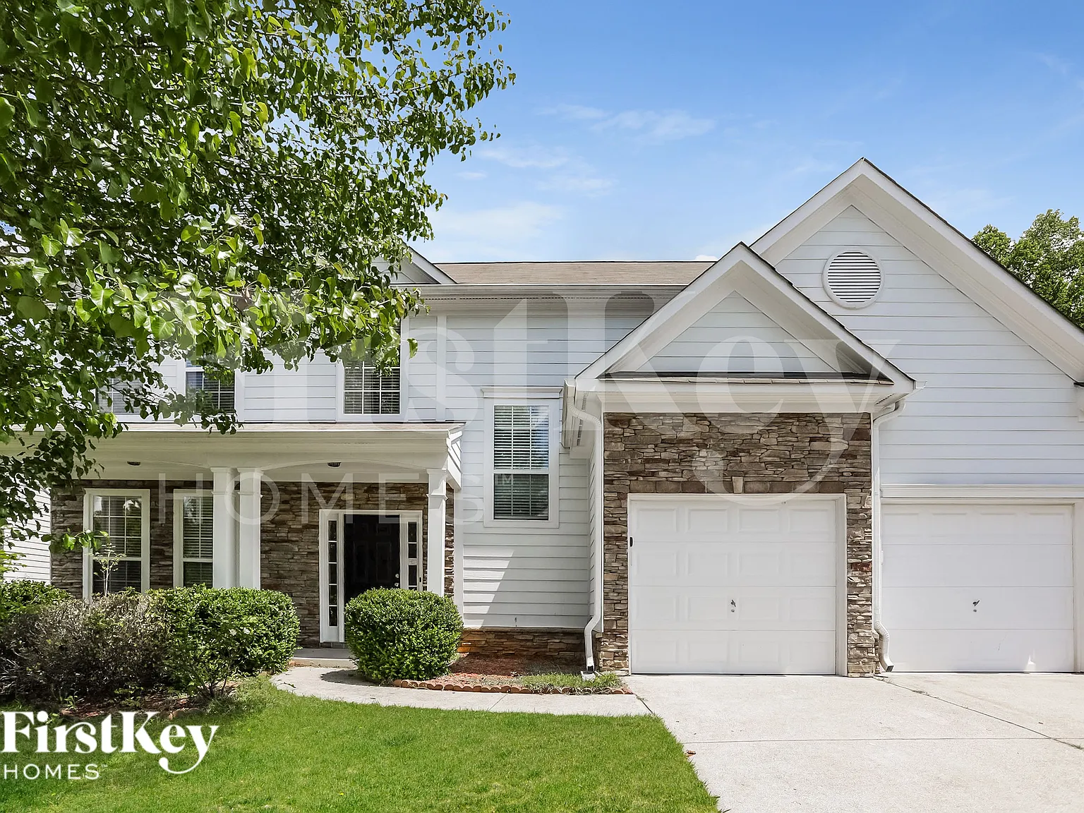 4 bed, 2.5 bath, 2408 sqft, $2,520 — Photo 1