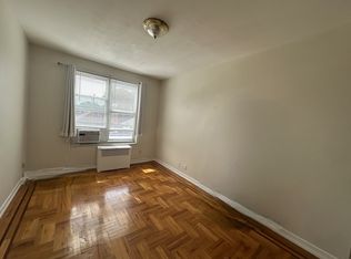 25-45 47th St #2B, Astoria, NY 11103