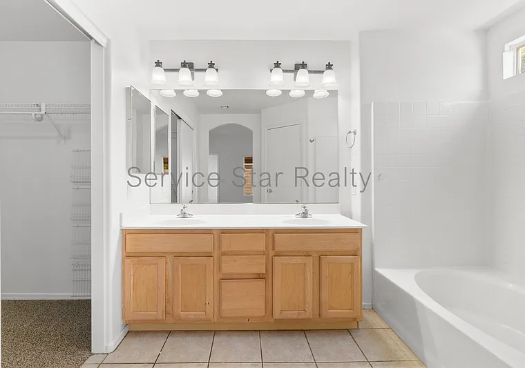 3039 E Hononegh Dr — Photo 17