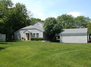 26 Red Oak Trl, Cary, IL 60013