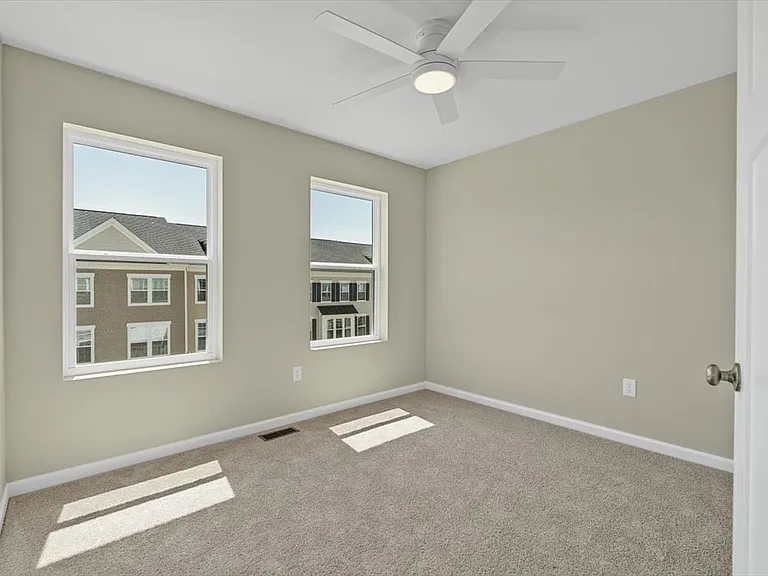 311 Alliance Dr — Photo 23