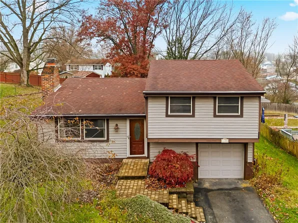 1425 Swede Hill Rd, Greensburg, PA 15601
