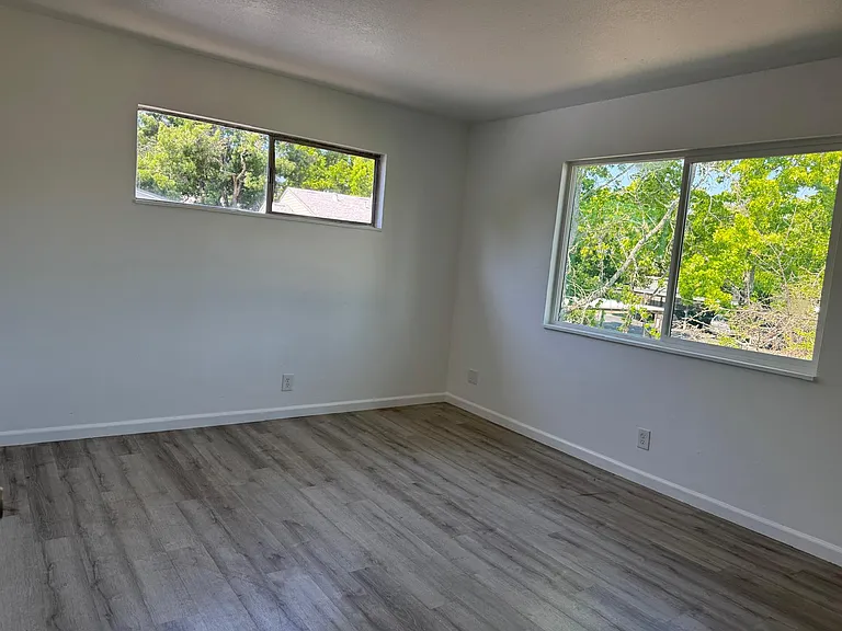 927 Delport Ave #4 — Photo 4