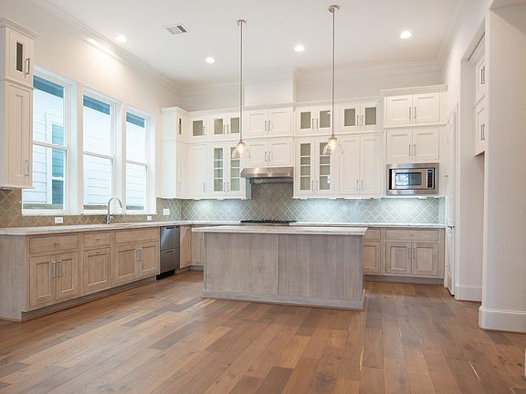 3rd image of 8625 Green Kolbe Ln