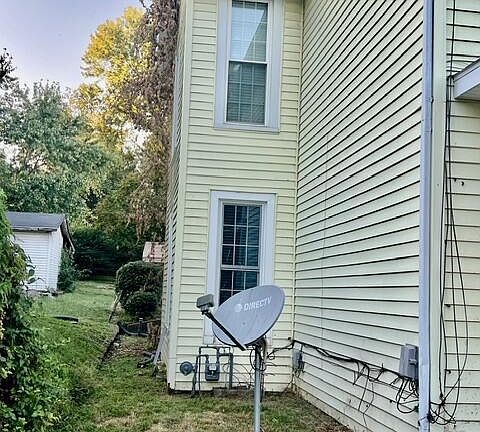4th image of 307 W Main St