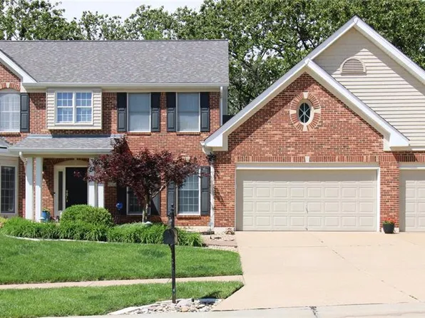 2527 Christopher Oaks Ct, Saint Louis, MO 63129
