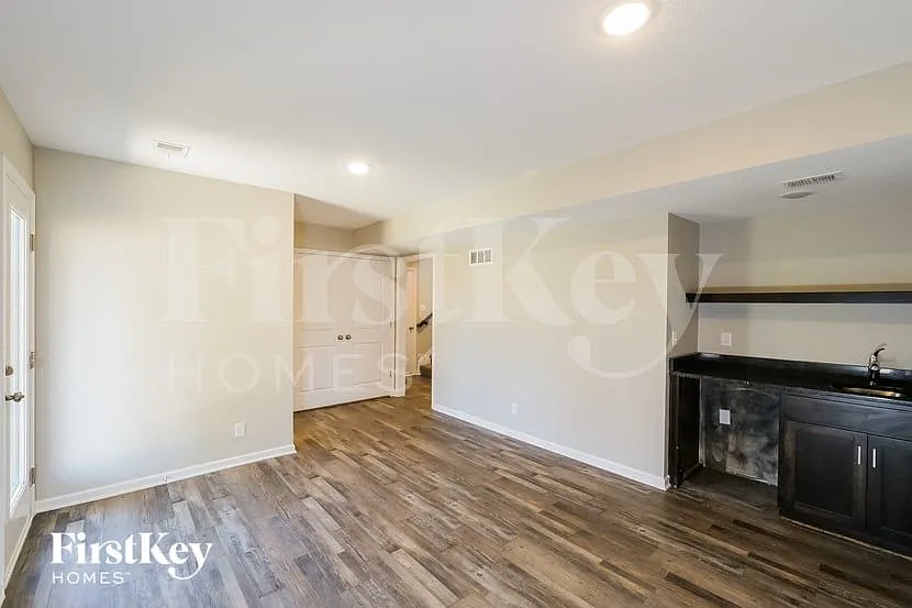 4 bed, 3.0 bath, 1791 sqft, $2,985 — Photo 3