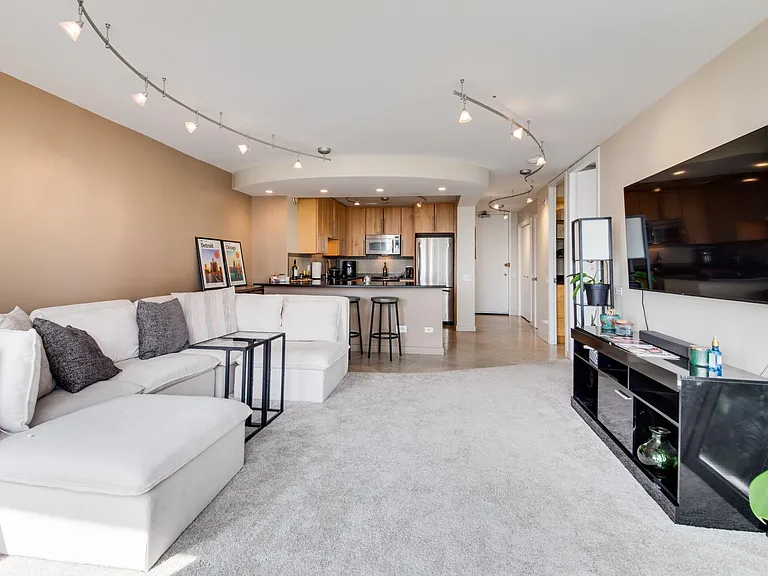 30 E Huron St #5401 — Photo 5