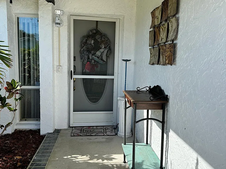 13741 Sussex Ave — Photo 34