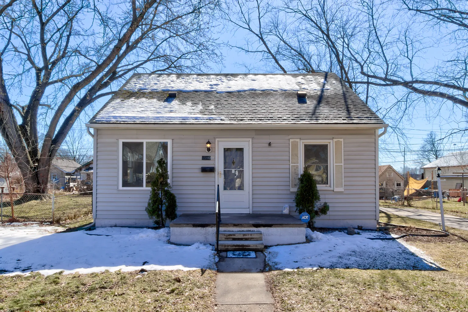 1390 Jewell St photo 1