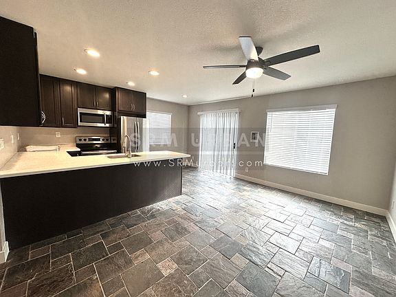 2nd image of 959 Vine St APT 2