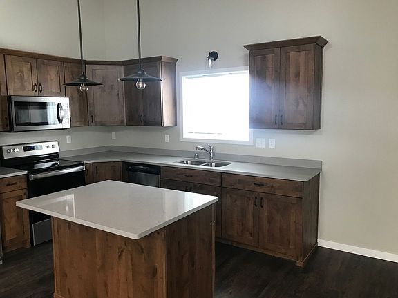3rd image of 1044 46th Ave S