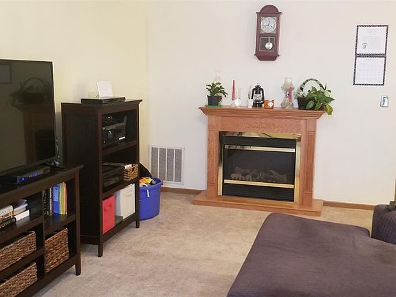 4th image of 304 E Oak Ave #A-b