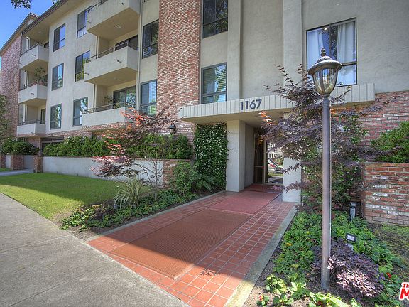 3rd image of 1167 Roxbury Dr APT 108
