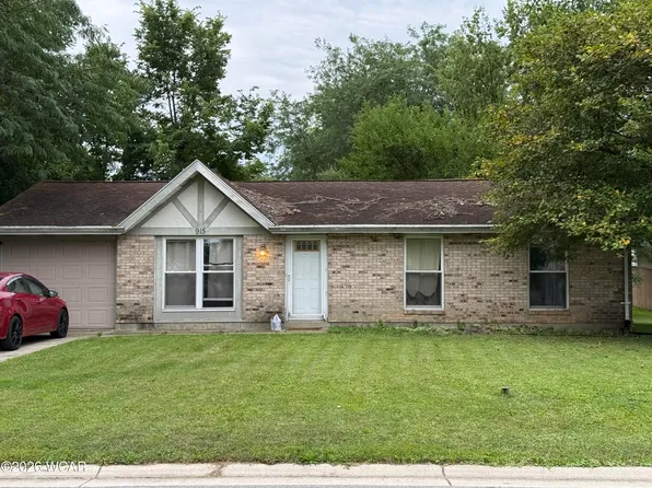 915 Canterbury Dr, Wapakoneta, OH 45895