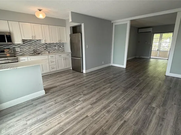 2115 NE 42nd Ct APT 206N, Lighthouse Pt, FL 33064