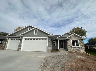 2284 E Honeygold Ct, Appleton, WI 54913