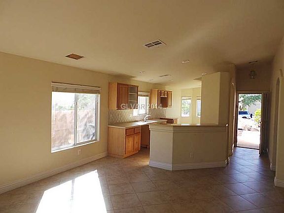3rd image of 5882 Sierra Medina Ave