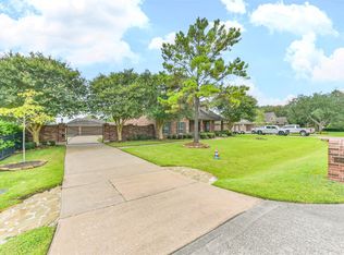 1610 Pine Crest Dr, Pearland, TX 77581