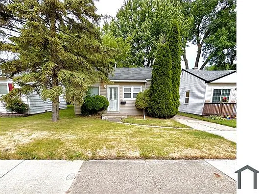 13797 Hendricks Ave — Photo 1