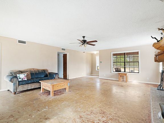 4th image of 595 County Road 45300