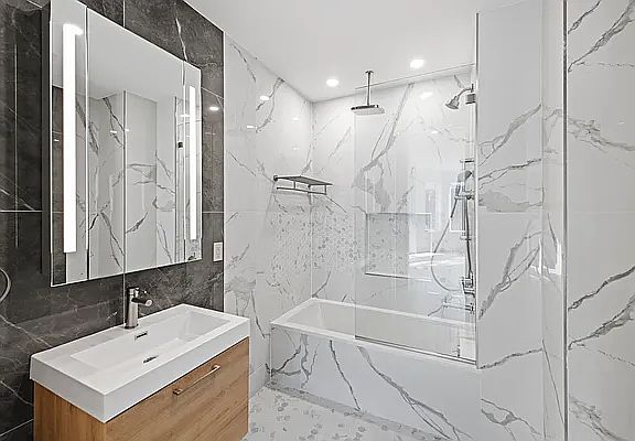4th image of 979 Lafayette Ave #1