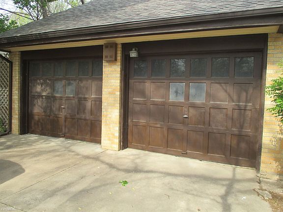 4. 5718 Rockwood Rd, Garage