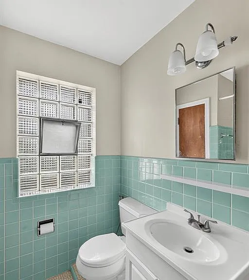 105 N Elm St — Photo 20