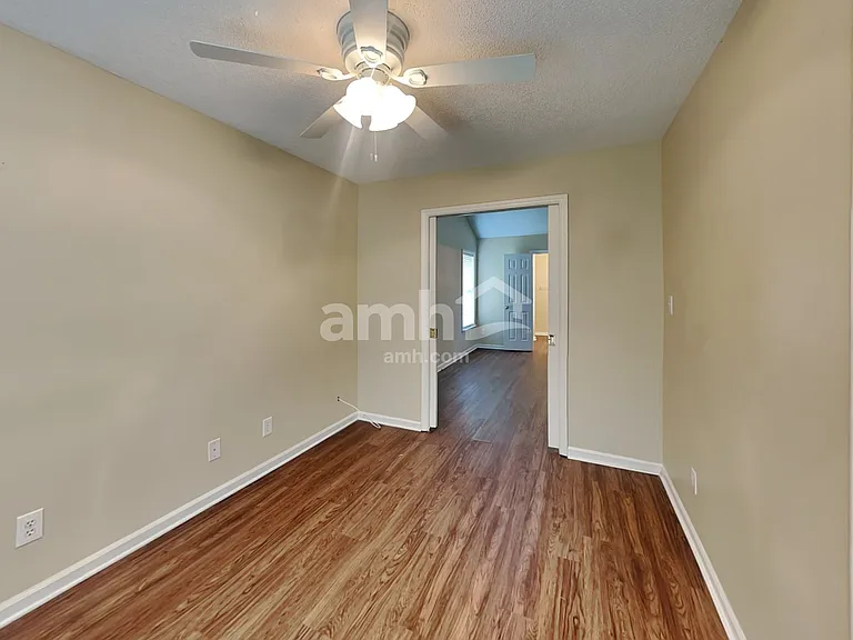 4902 Hunters Blf — Photo 10