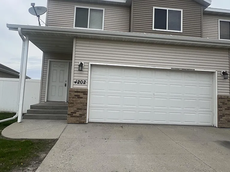 4202 Estate Dr S #1 — Photo 1