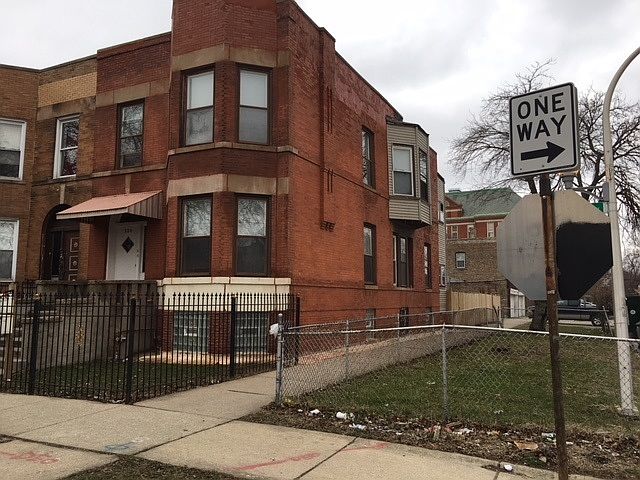 2nd image of 656 N Monticello Ave