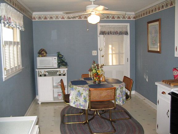 3rd image of 219 Bel Aire Dr