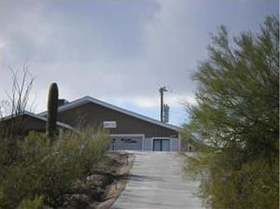 1st image of 420 N Mariposa Dr