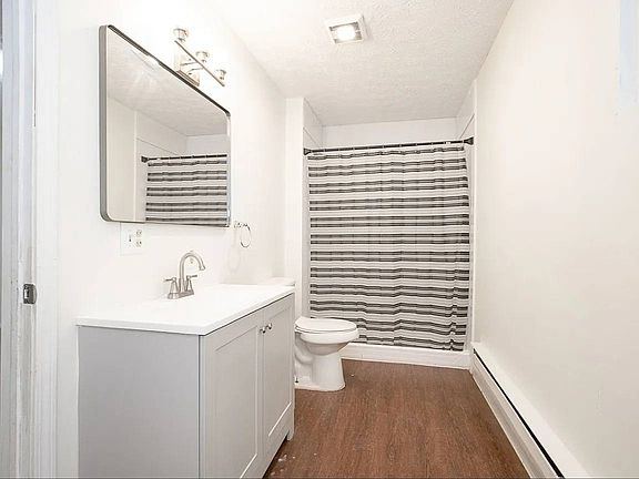 4th image of 2049 W 106th St #3