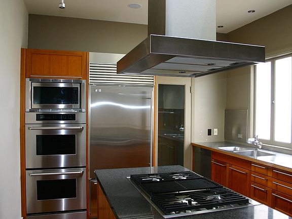 2nd image of 3967 Clay St