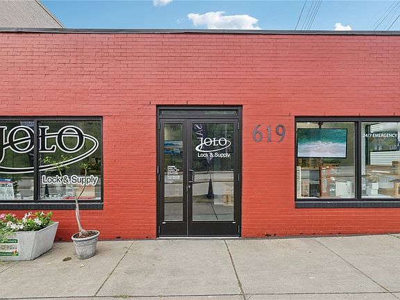 3rd image of 617-619 Butler St