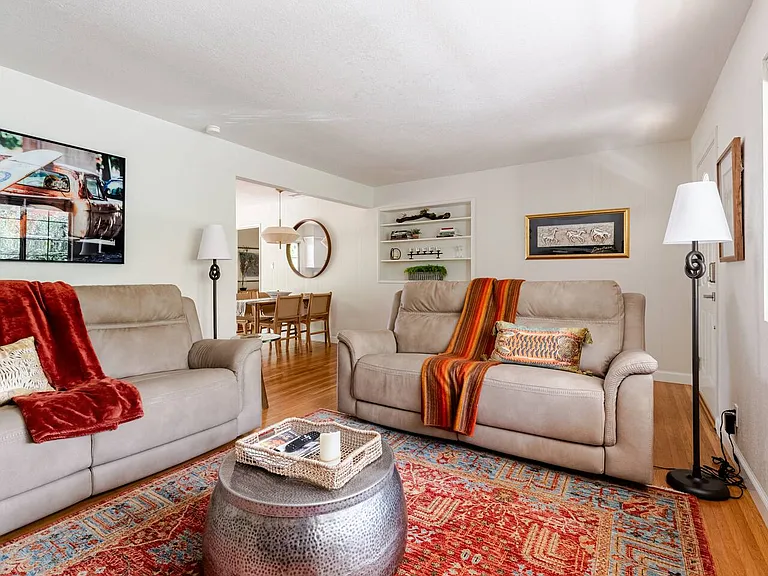 1227 Cruzero St — Photo 6