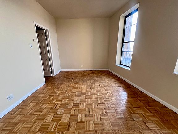 5th image of 725 W 172nd St #14