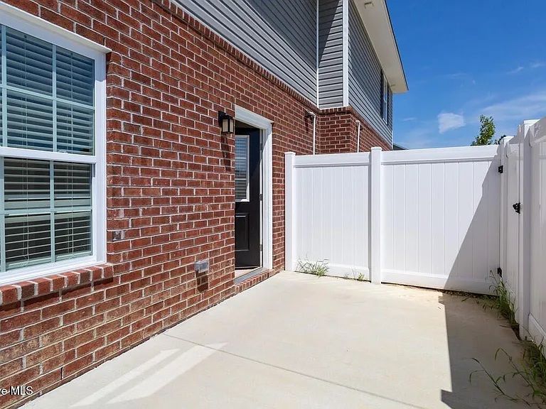 212 Orlando Way #C — Photo 9