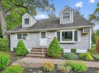 15 Bellows Ln, New City, NY 10956