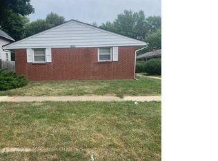 1528 14th St #1, Rockford, IL 61104