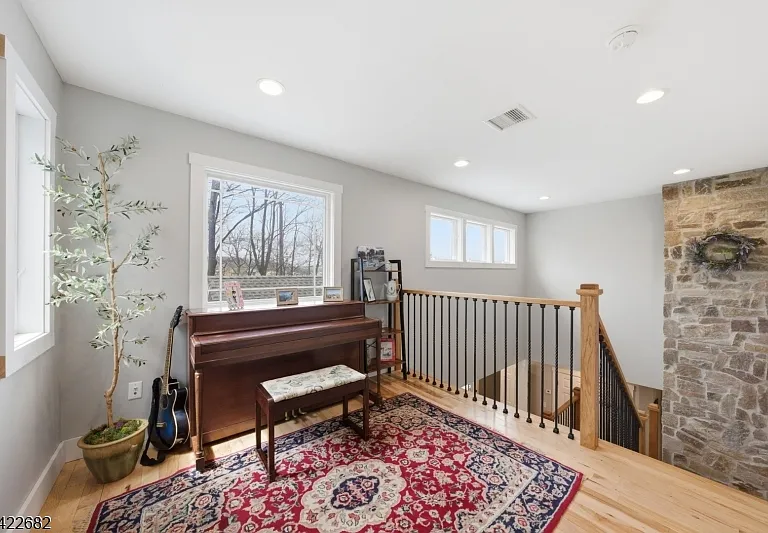 23 Edgemere Ave — Photo 15